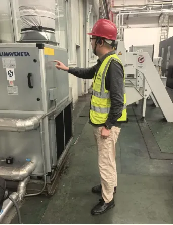 当“月光”邂逅 “中国绿”（六）｜车间里的 “治雾人”：85 后项目经理牵头打响油雾治理攻坚